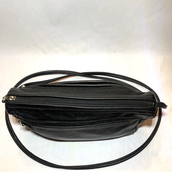 Great Bags Crocodile Texture Leather Two-Toned Crossbody Bag. - Picture 3 of 9